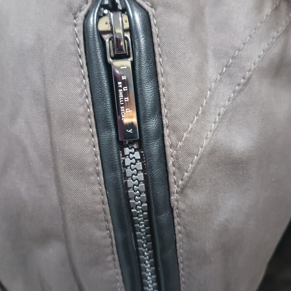 Laundry Coat - image 6